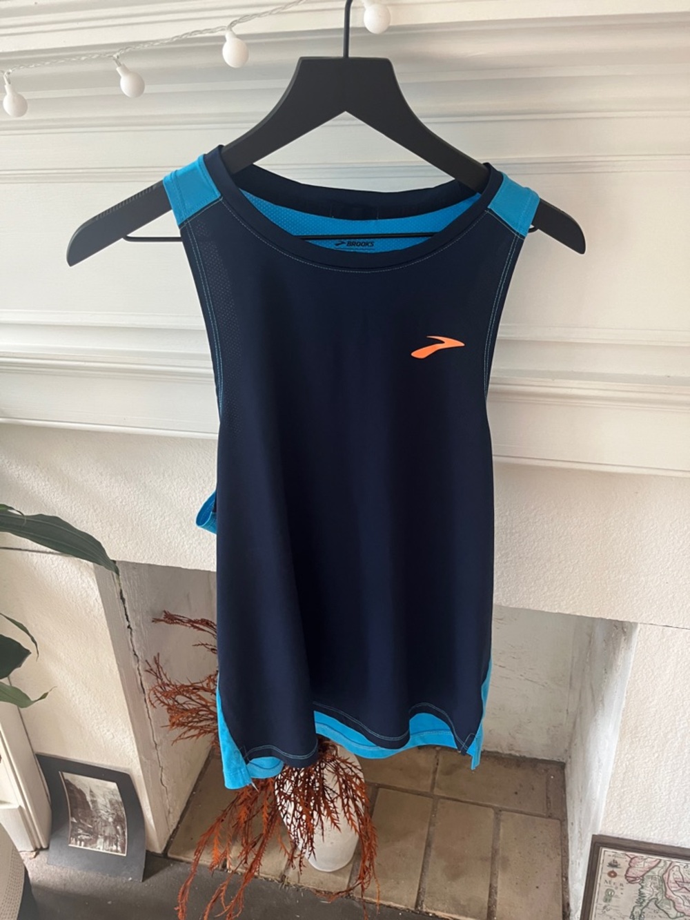 Brooks running sleeveless shirt - Men - Small - Blue